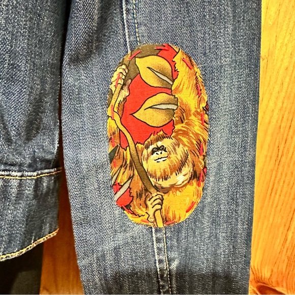 Hand painted embellished tiger, jungle design Jean jacket, women’s small, petite - Picture 4 of 9
